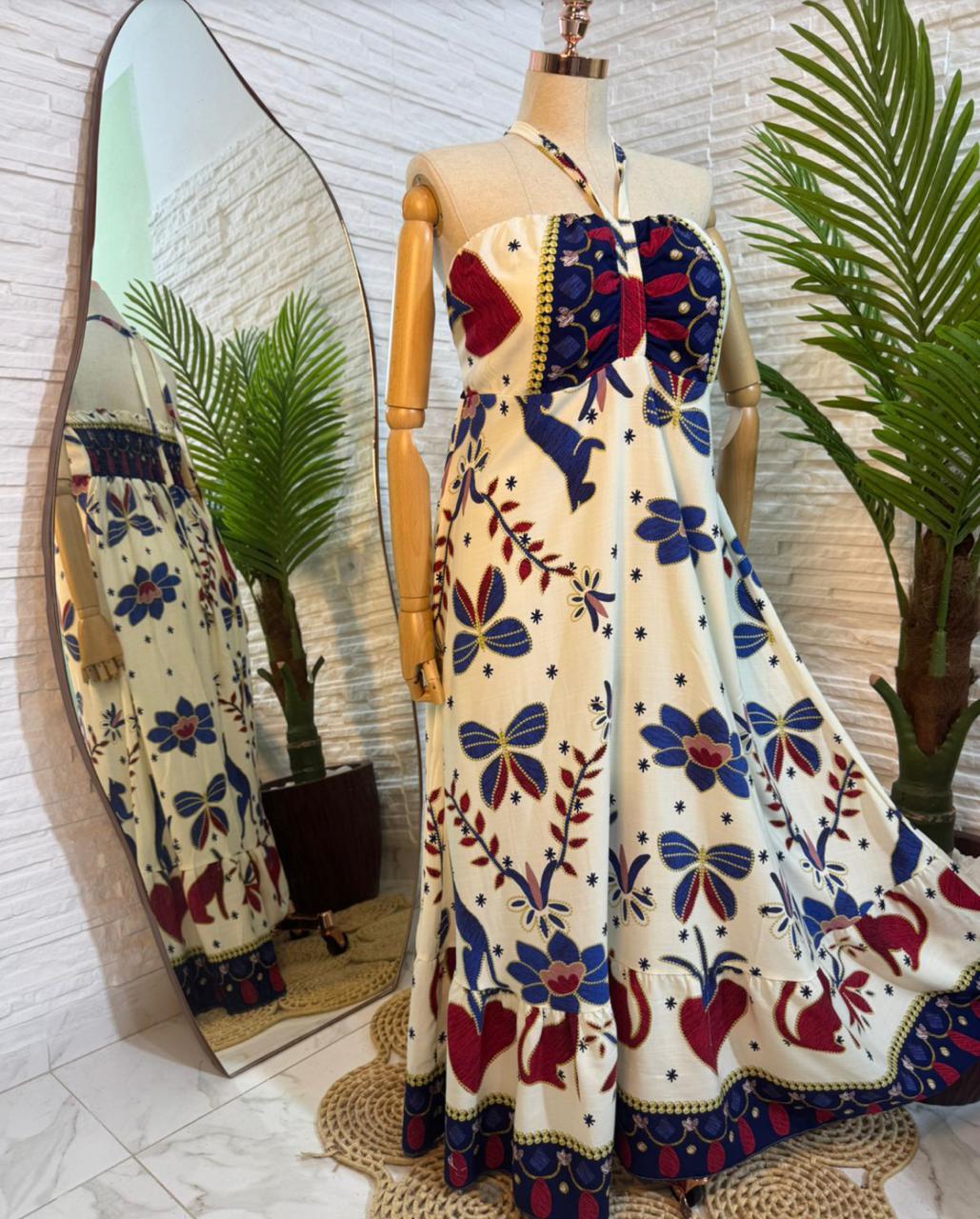 Vestido Longo Laís em Viscolinho - Elegância e Frescor que Abraçam Suas Curvas