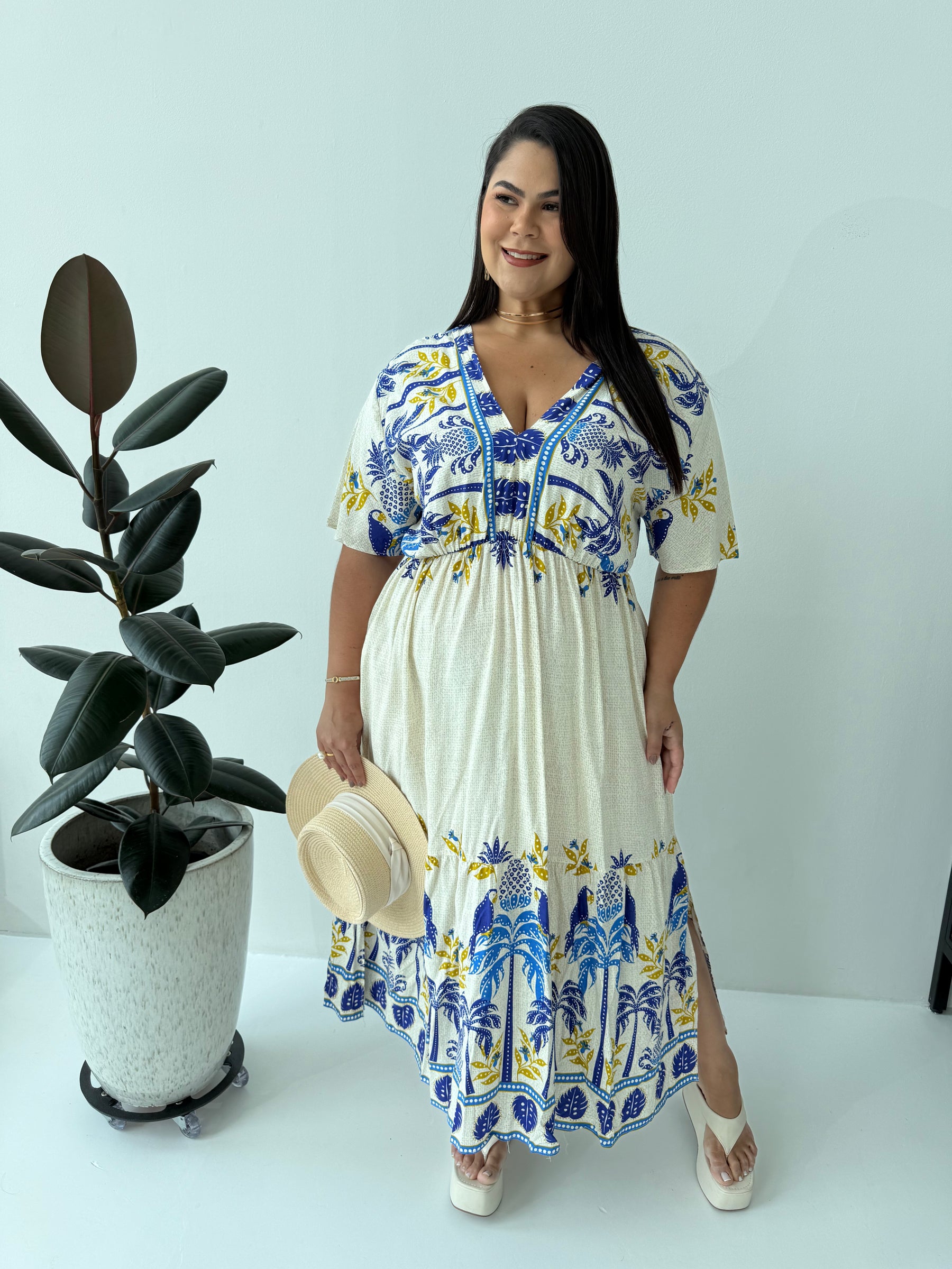 Vestido Encanto Floral Branco – Leveza, Feminilidade e Elegância Natural