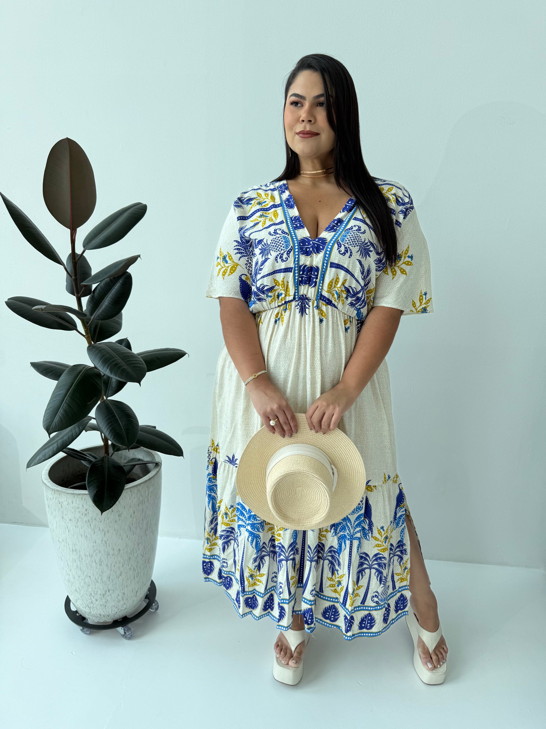 Vestido Encanto Floral Branco – Leveza, Feminilidade e Elegância Natural