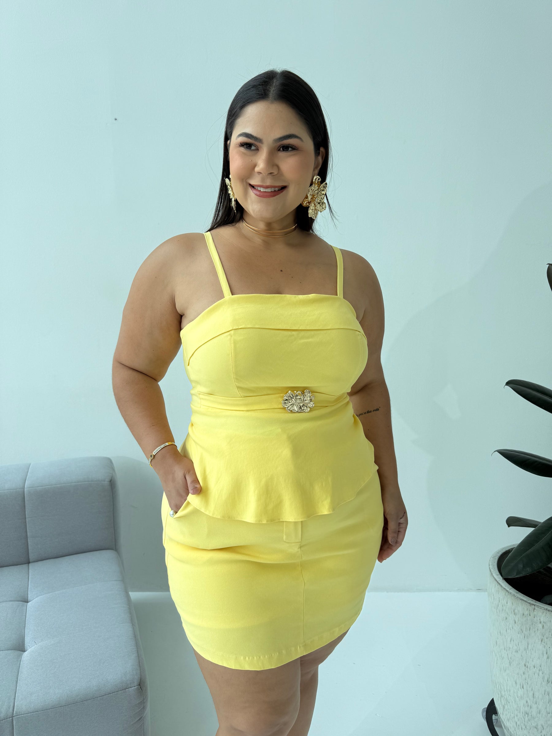 Blusa Candy Color Amarela – Sofisticação e Alegria em um Toque de Cor
