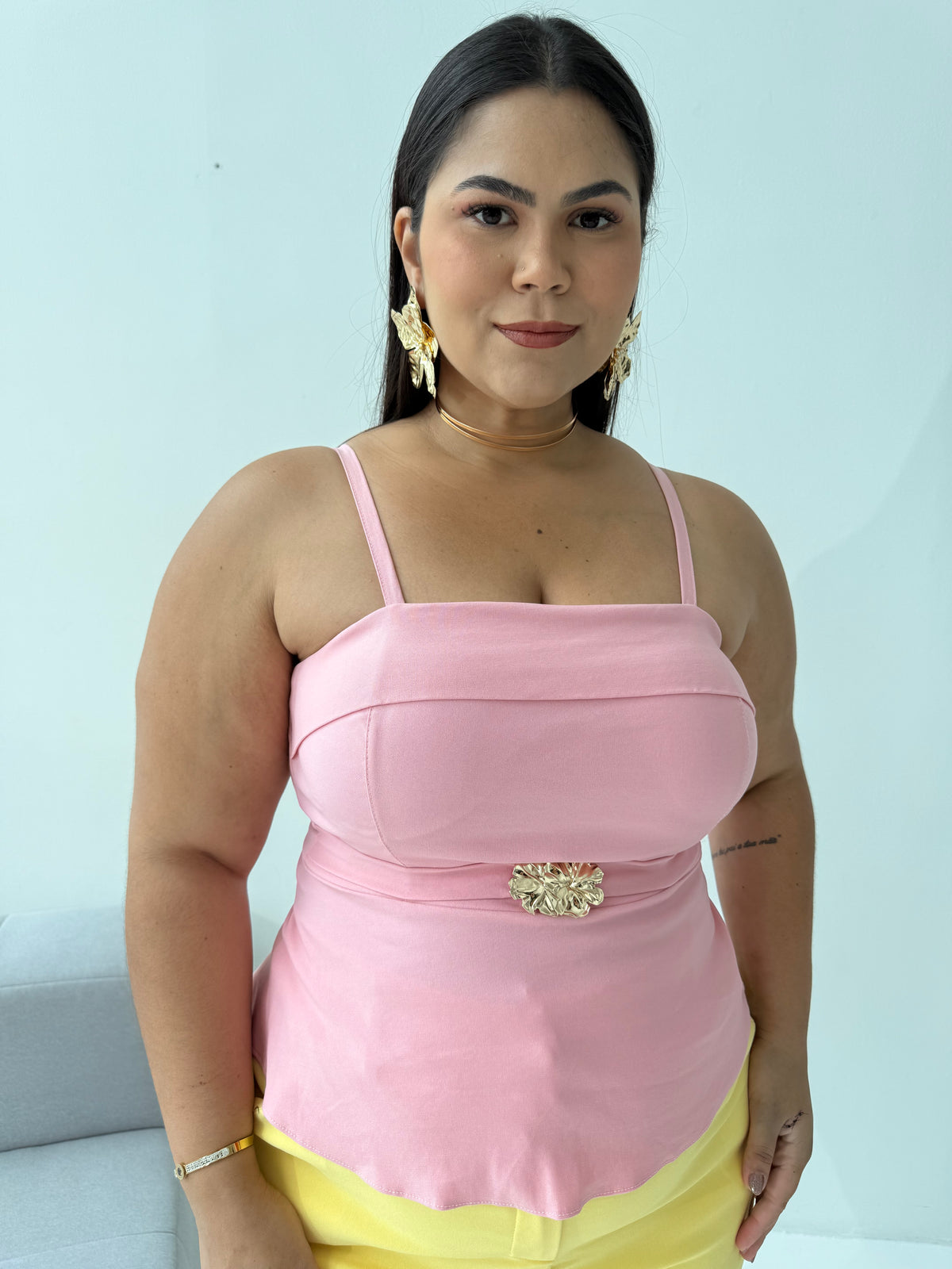 Blusa Candy Color Rosa – Delicadeza e Sofisticação com Toque Moderno