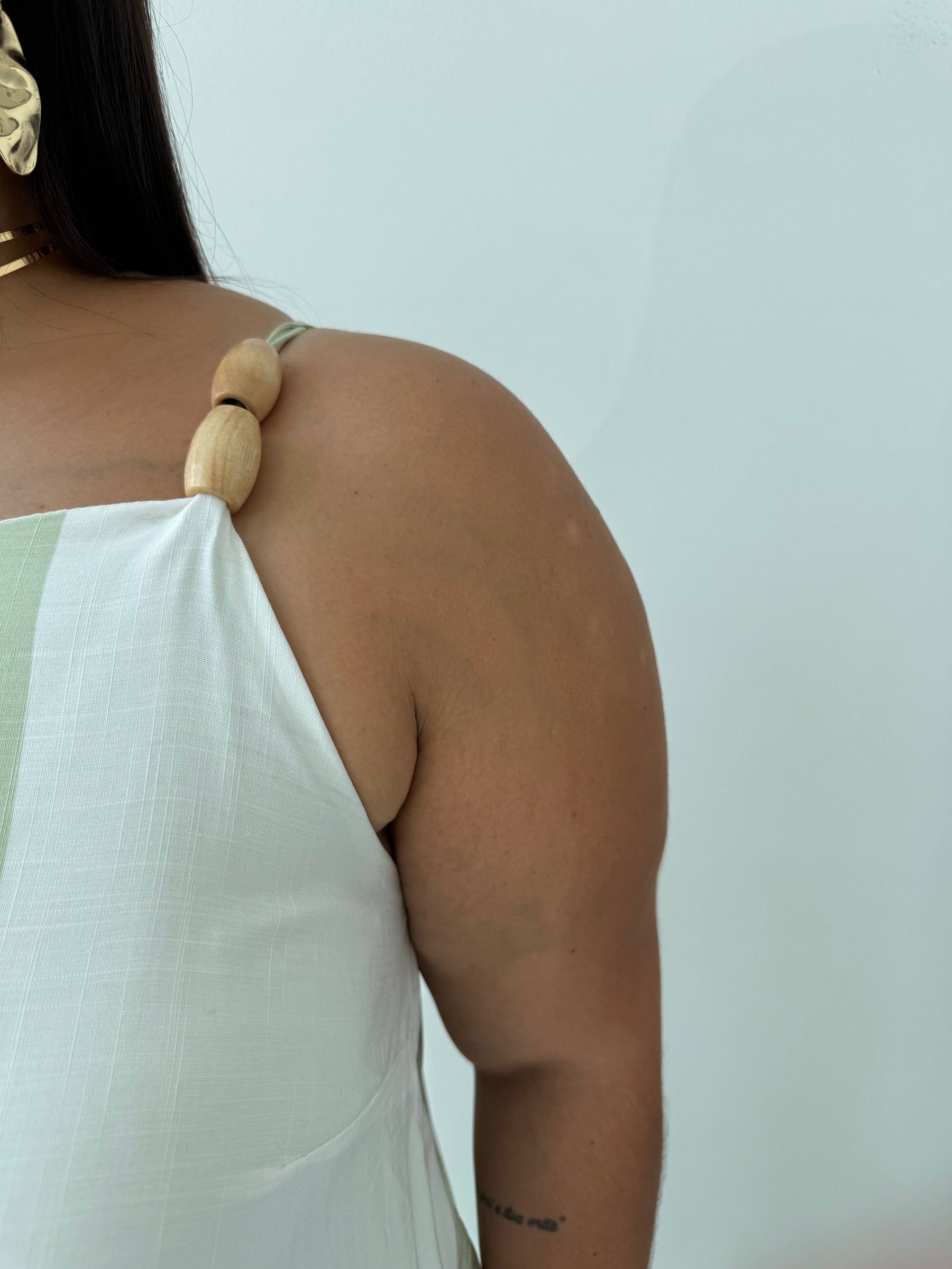 Vestido Santorine Verde com Branco – Estilo Mediterrâneo com Leveza e Charme Natural