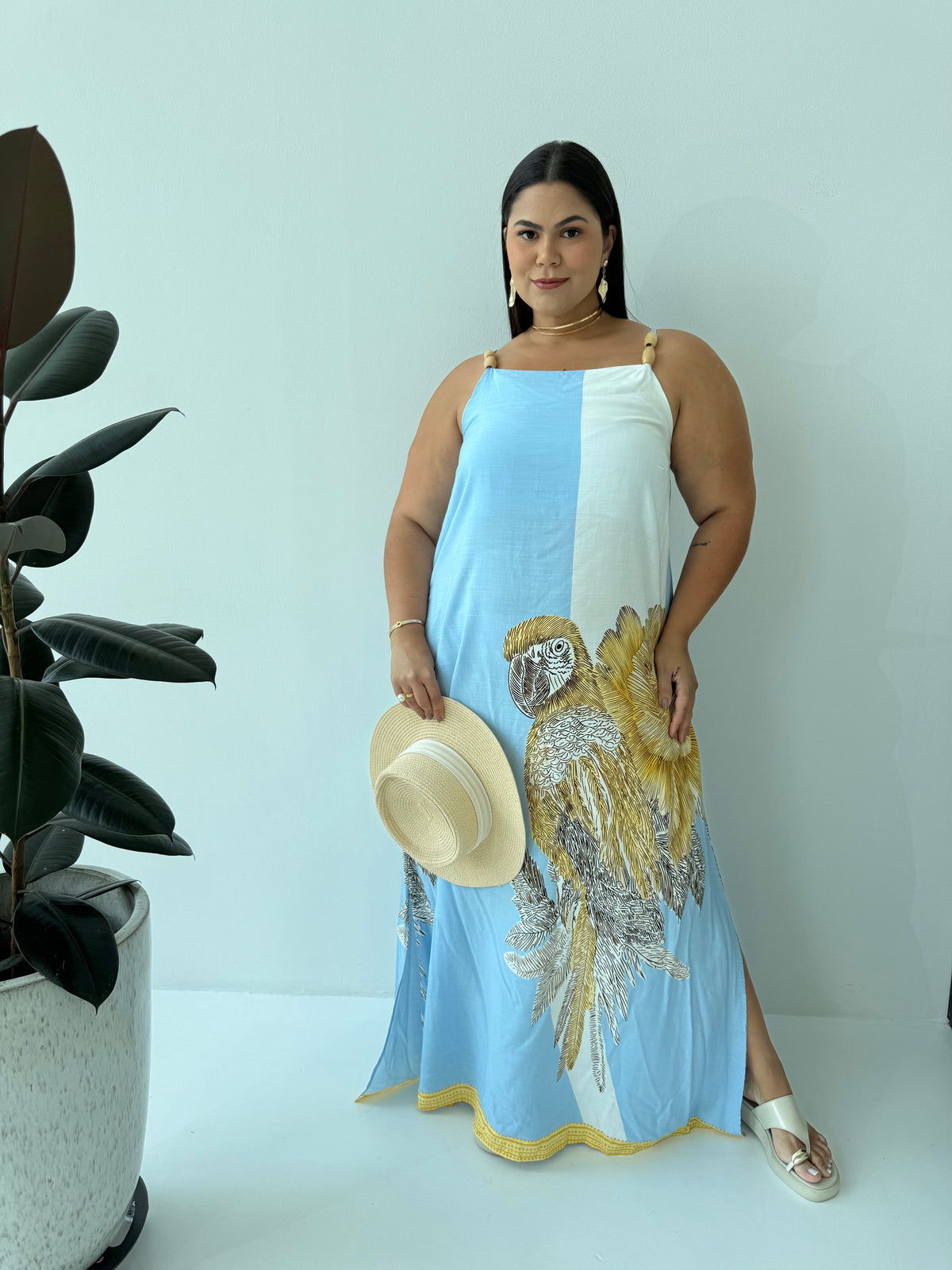 Vestido Santorine Azul com Branco – Elegância Mediterrânea e Leveza Atemporal