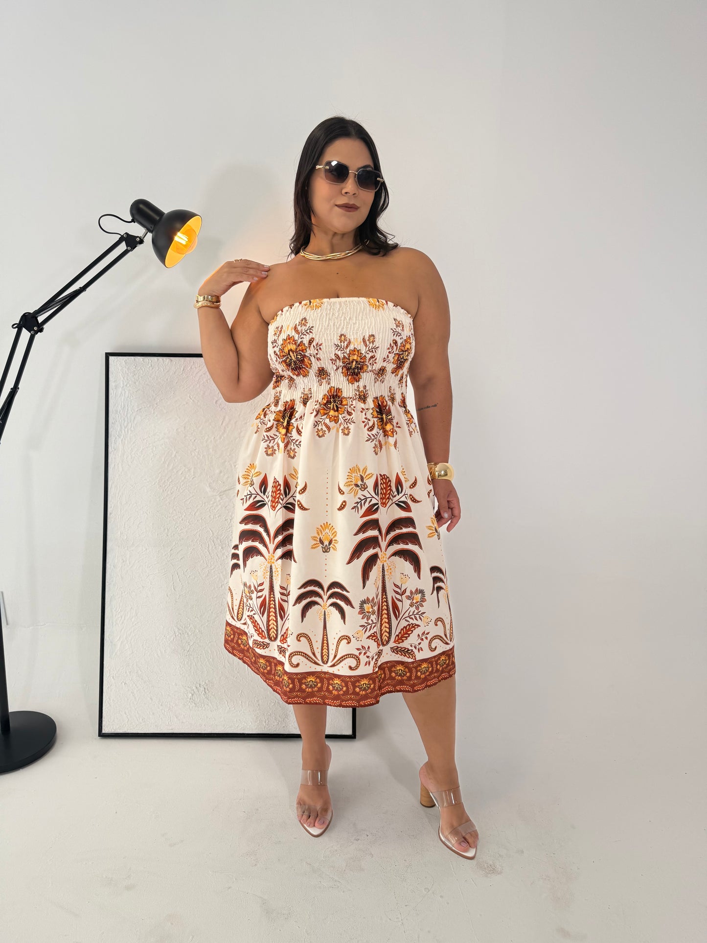 Vestido Daniela Laranja - Fresco e tropical perfeito pra quem ama se sentir linda sem esforço