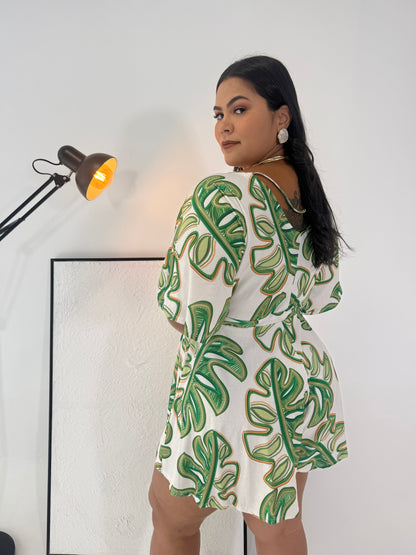Macaquinho Sofia Folhagem - A Explosão de Frescor e Estilo Tropical que Você Precisa