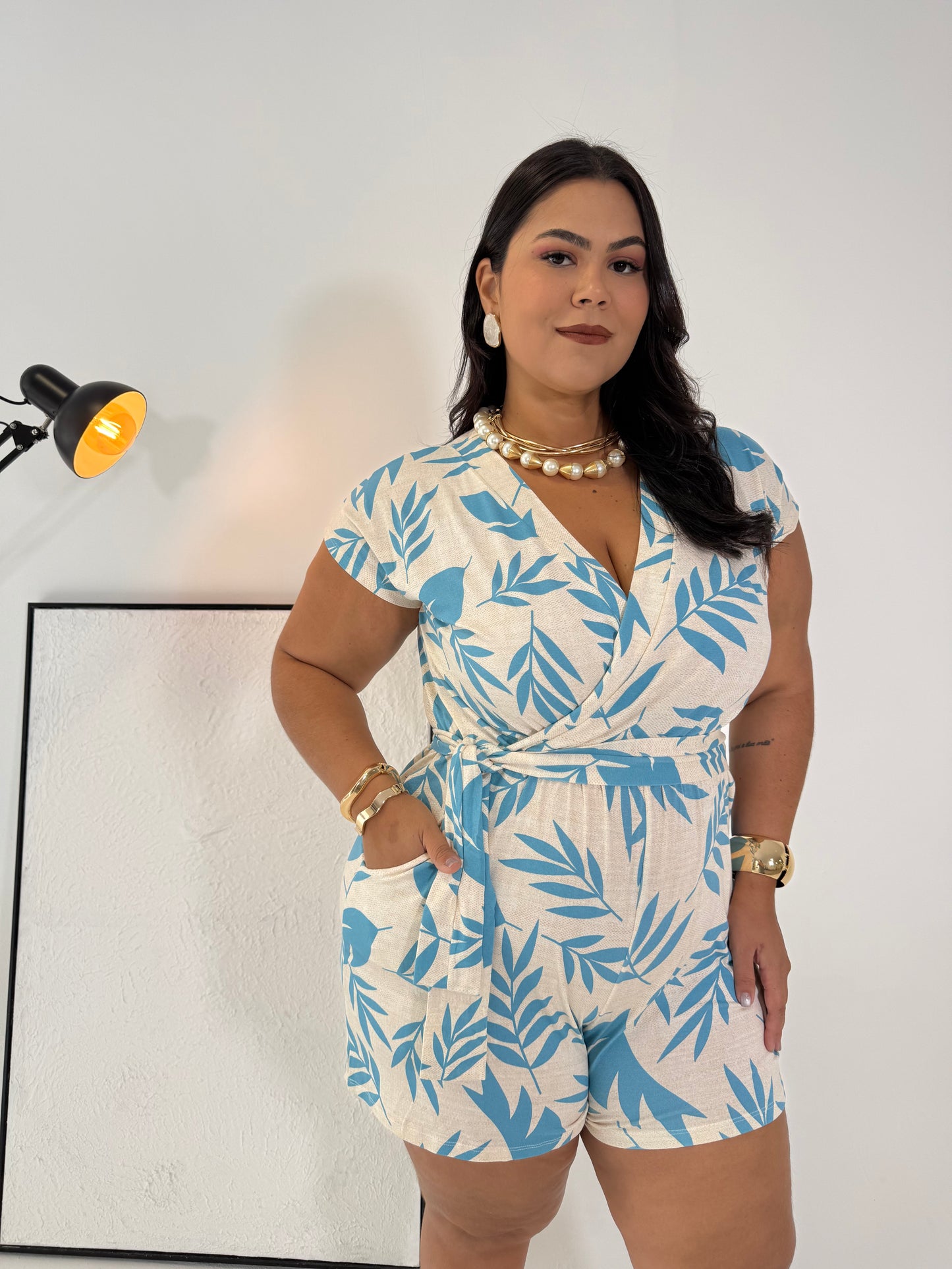 Macaquinho de Malha com Amarração Nati - O Equilíbrio Perfeito entre Conforto e Estilo