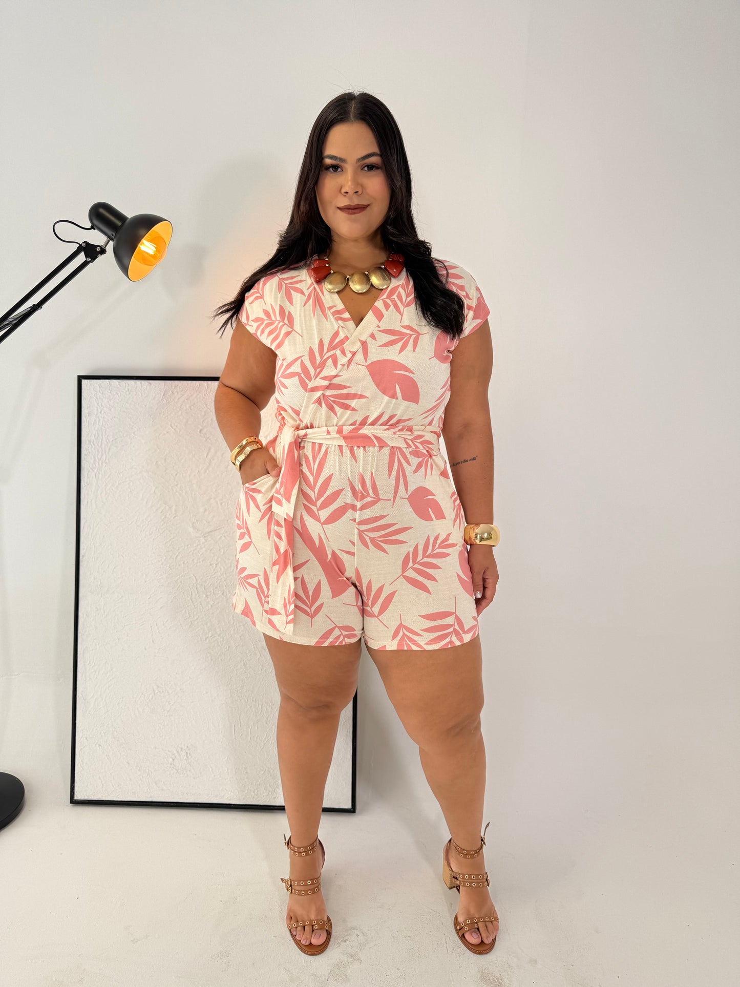 Macaquinho de Malha com Amarração Nati - O Equilíbrio Perfeito entre Conforto e Estilo