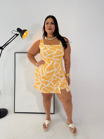 Macaquinho Feminino Alice Amarelo - Estilo Geométrico e Conforto em uma Peça Única