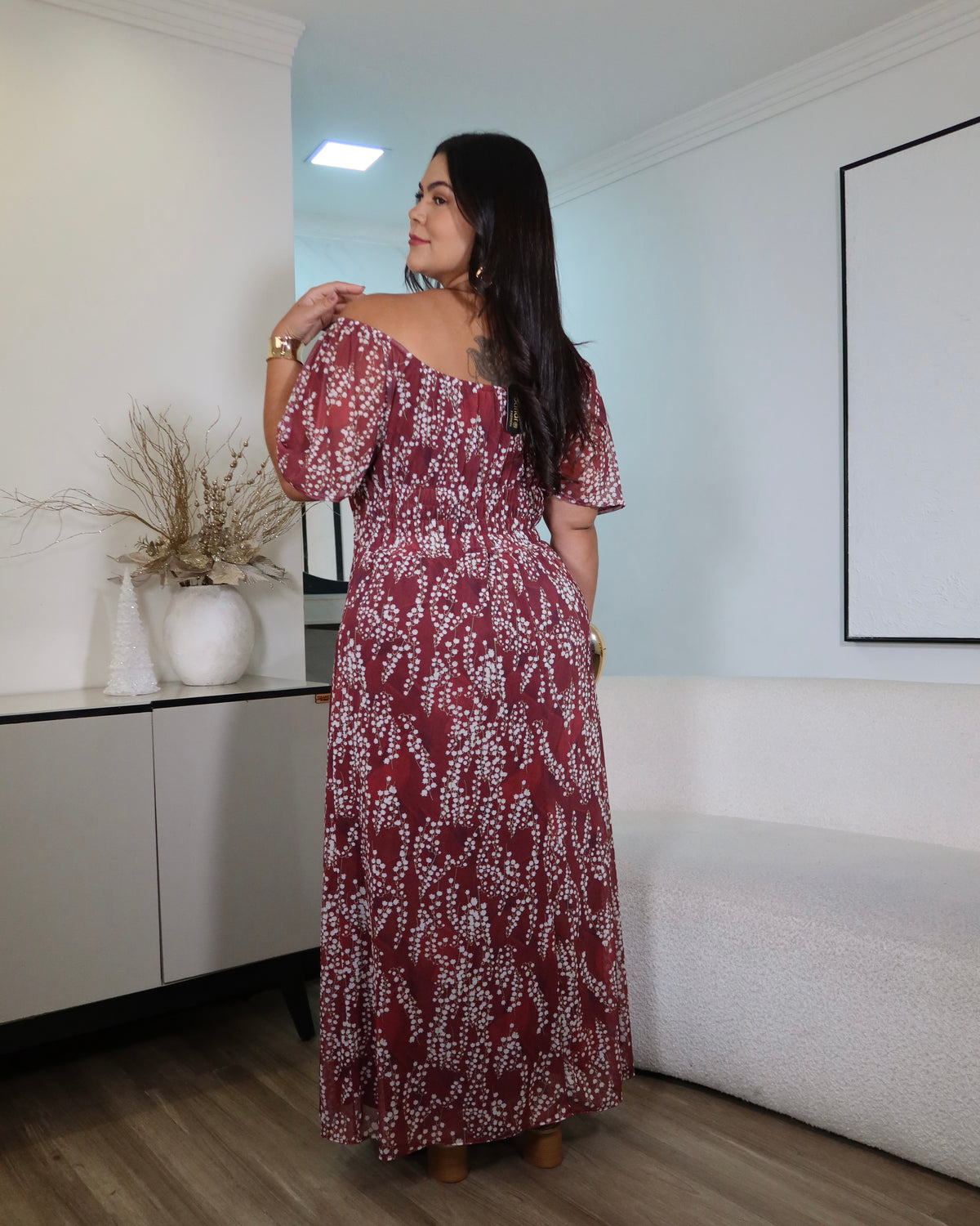 Vestido Bordô Selena- Tule macio e confortável, ideal para ocasiões especiais