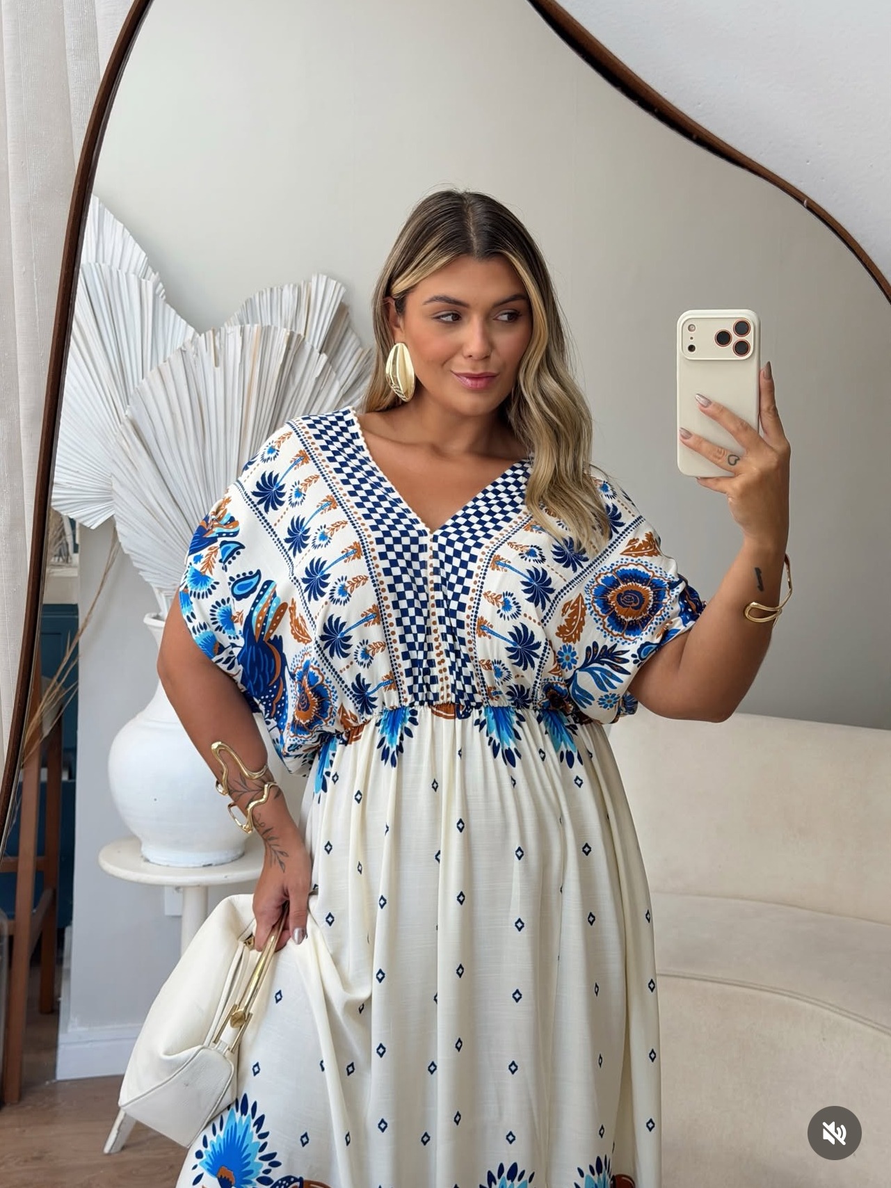 Vestido Encanto Floral Preto – Elegância Clássica e Feminilidade Natural