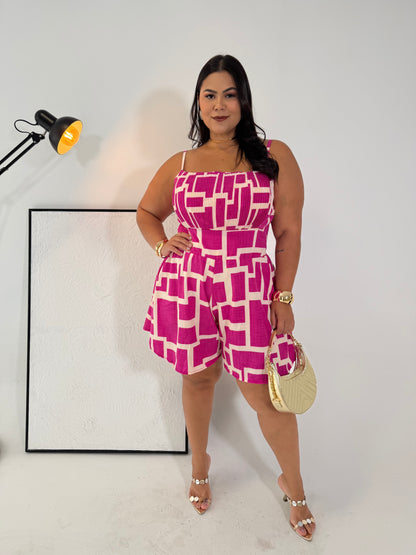 Macaquinho de Crepe Geométrico Carol - Elegância Plissada que Não Marca e Não Amassa