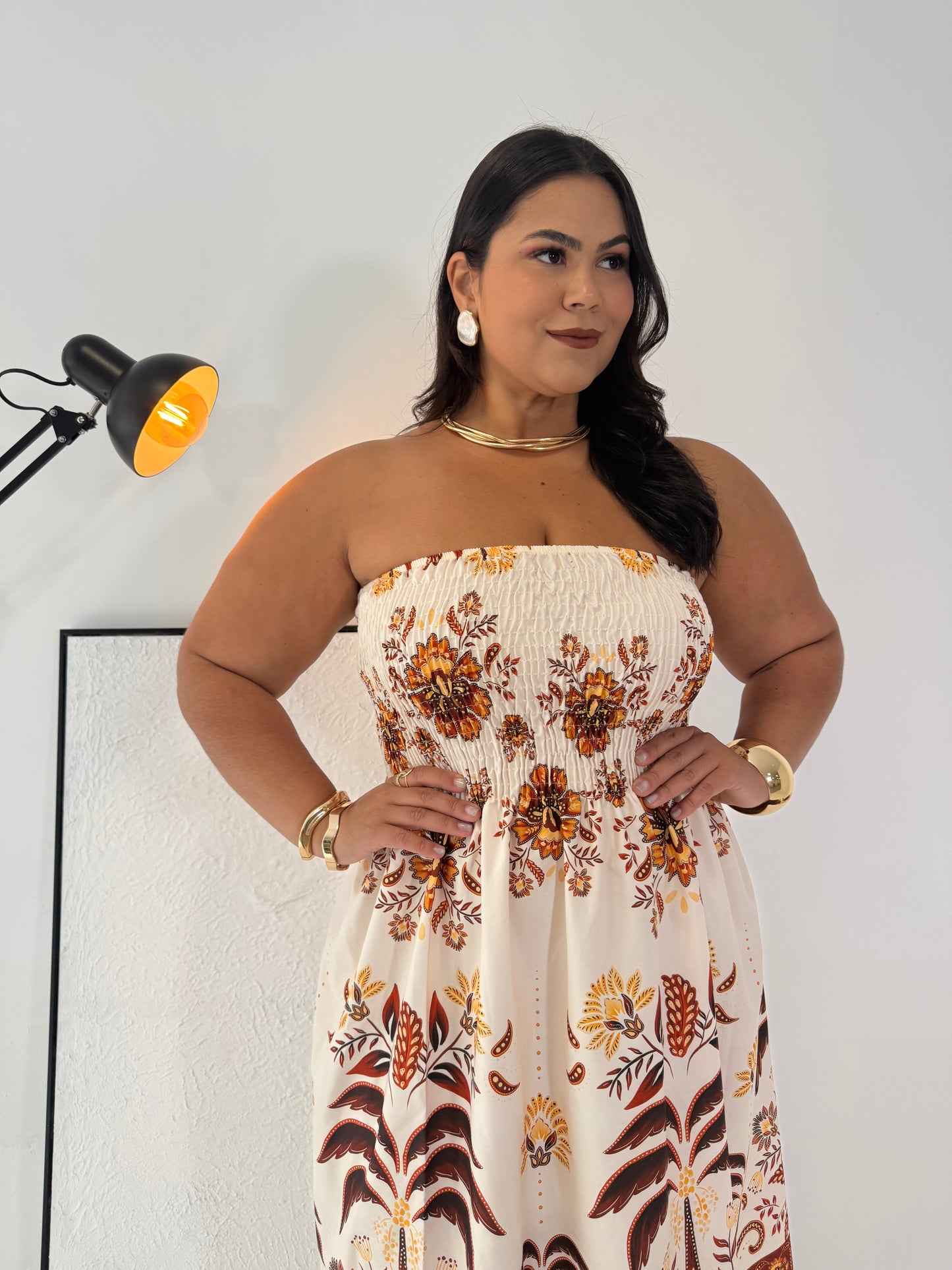 Vestido Daniela Laranja - Fresco e tropical perfeito pra quem ama se sentir linda sem esforço