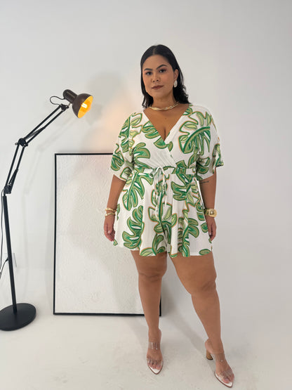 Macaquinho Sofia Folhagem - A Explosão de Frescor e Estilo Tropical que Você Precisa