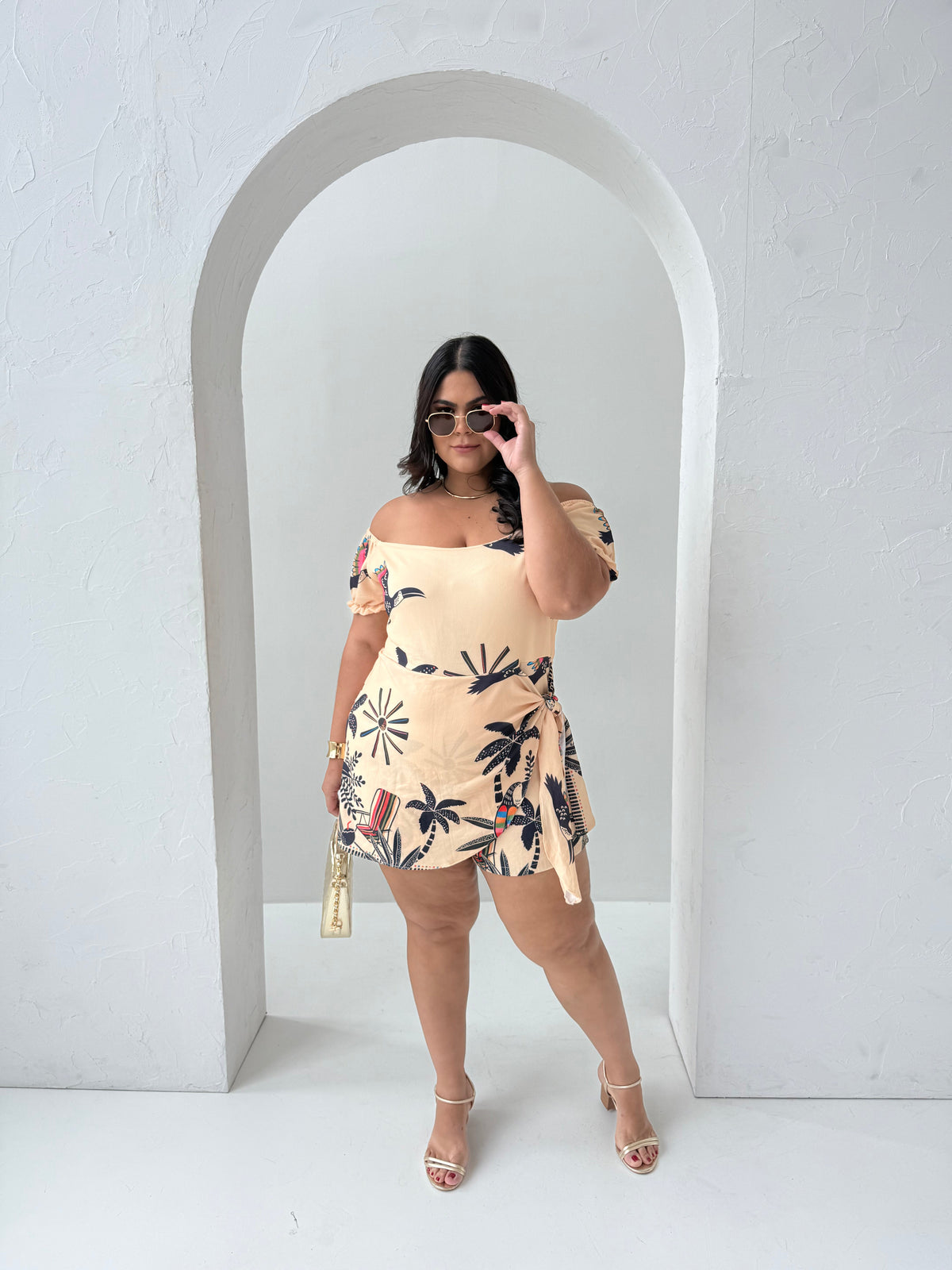 Macaquinho Short Saia Sol – Conforto, Estilo e Elegância em Uma Só Peça