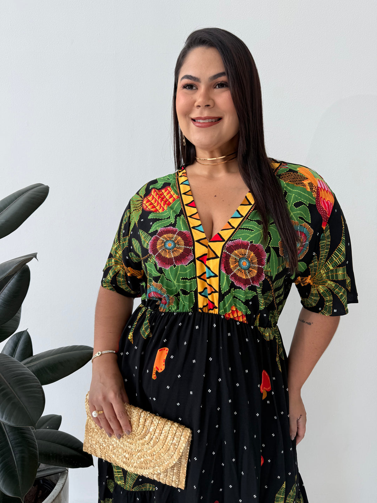 Vestido Encanto Floral Preto – Elegância Clássica e Feminilidade Natural