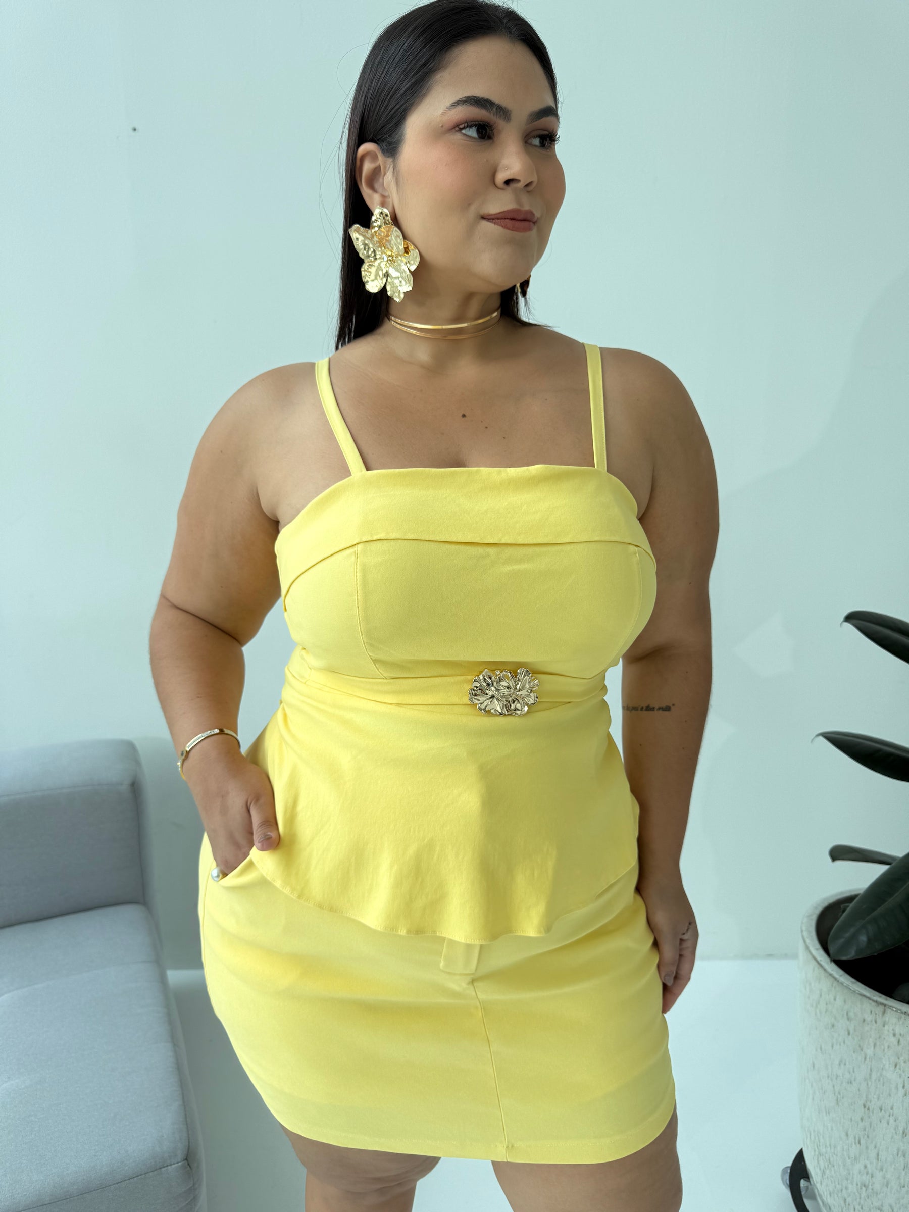 Blusa Candy Color Amarela – Sofisticação e Alegria em um Toque de Cor