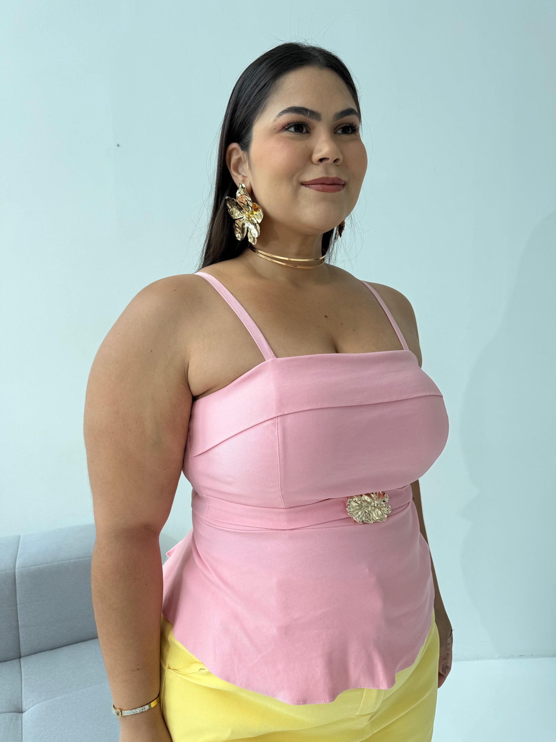 Blusa Candy Color Rosa – Delicadeza e Sofisticação com Toque Moderno