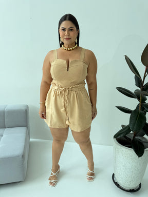 Short Nude – Sofisticação Neutra e Conforto Atemporal