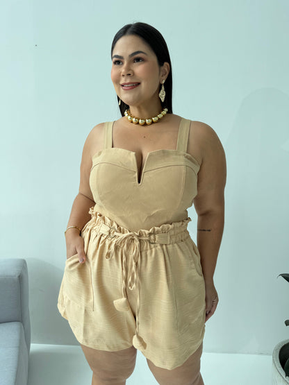 Short Nude – Sofisticação Neutra e Conforto Atemporal