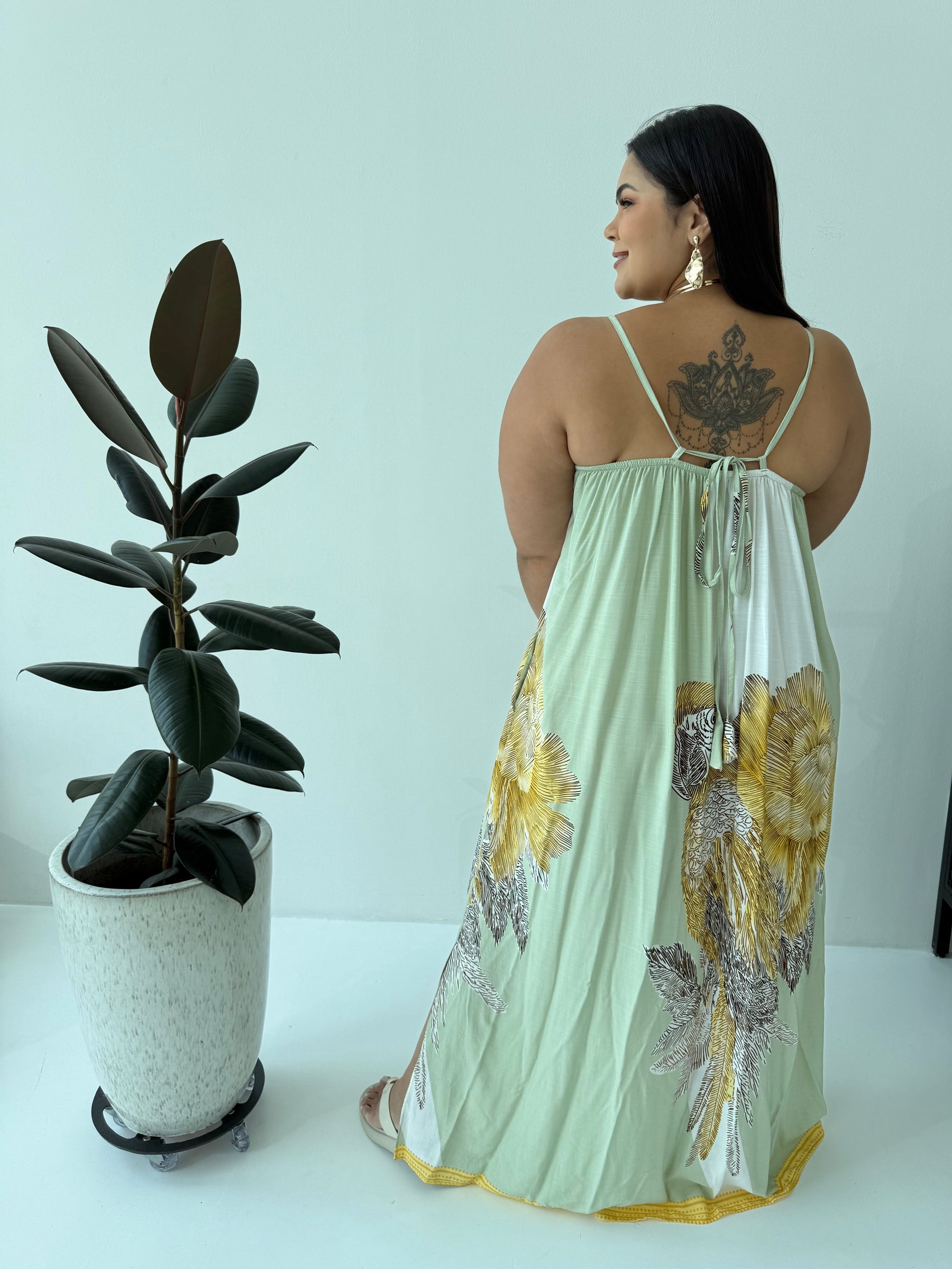 Vestido Santorine Verde com Branco – Estilo Mediterrâneo com Leveza e Charme Natural