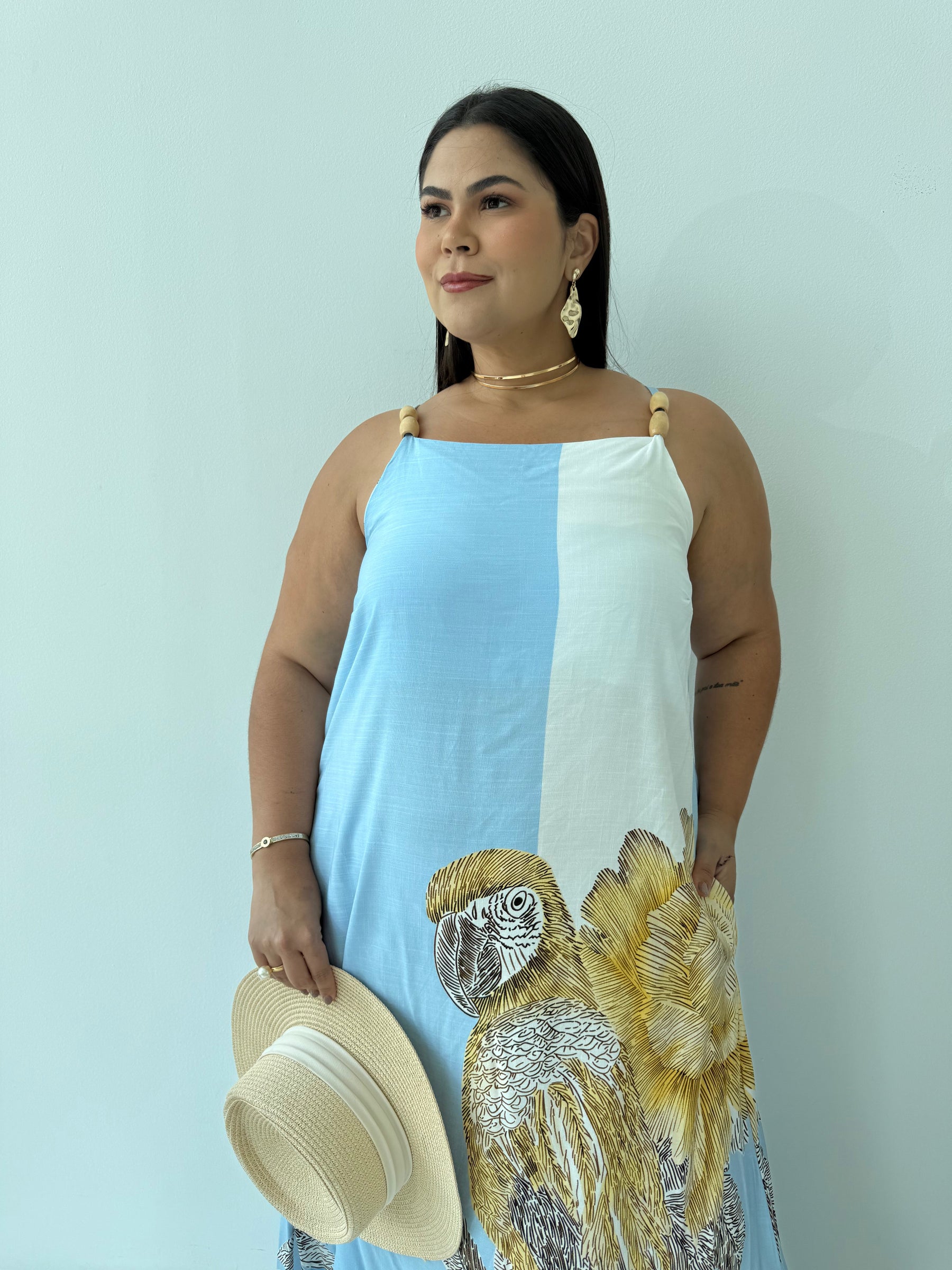 Vestido Santorine Azul com Branco – Elegância Mediterrânea e Leveza Atemporal