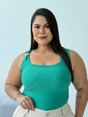 Blusa Patrícia Verde – Sofisticação e Frescor em Cada Detalhe